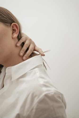 Whiplash causes neck pain.