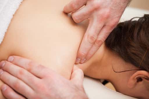 Chiropractic vs. Acupuncture: The Ultimate Guide